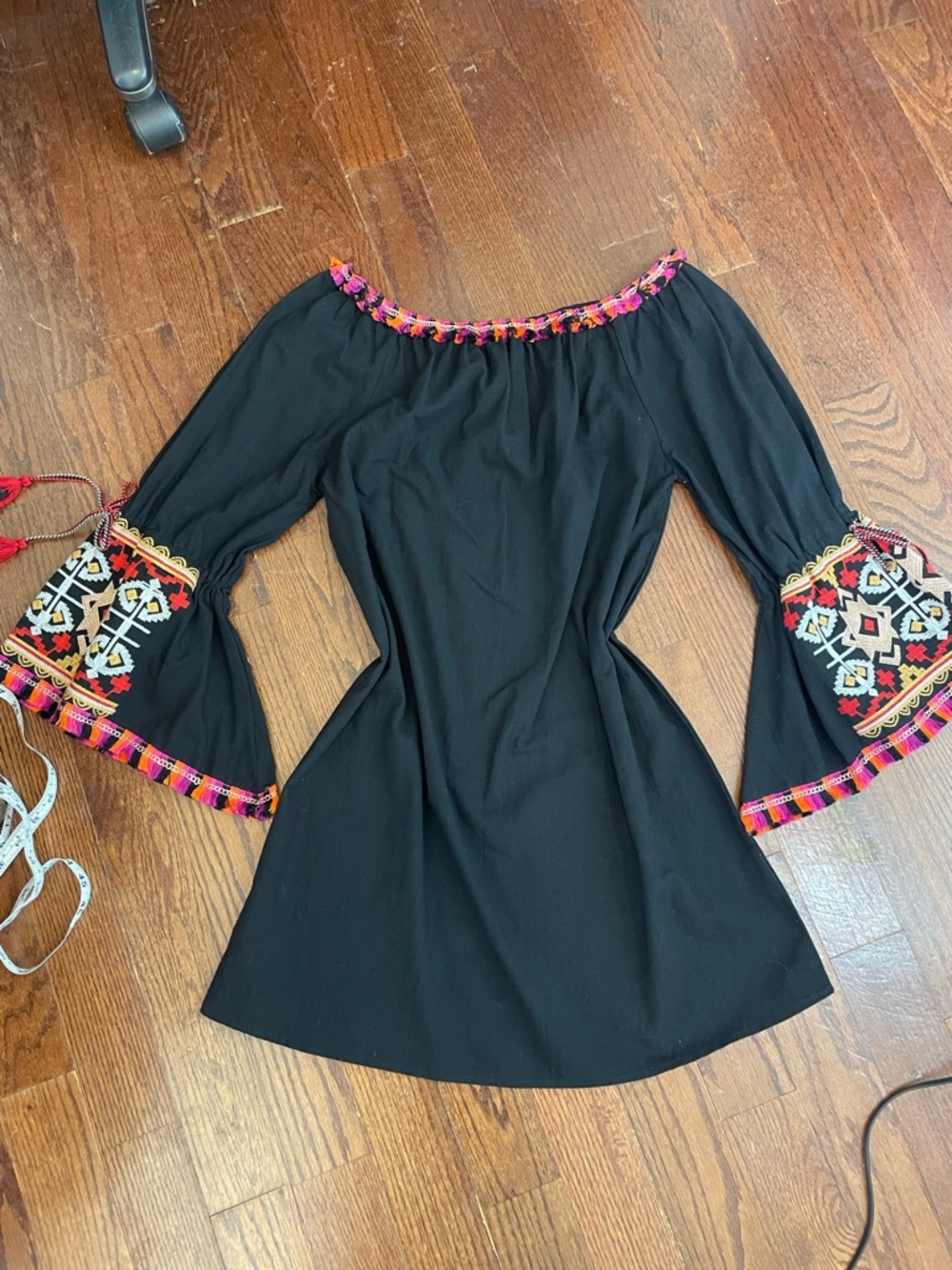 Velzera Black Embroidered Boho Tunic Dress Women’s Small Folk Festival